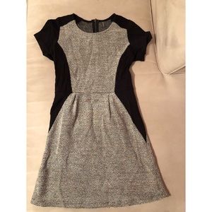 Woven/fitted dress
